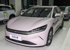 15万级纯电四强对决：一汽丰田bZ5、秦L EV、AION RT横评