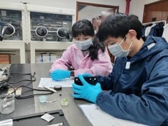 智光成阵，技术自主：南工大本科生团队攻克光电忆阻核心器件难题
