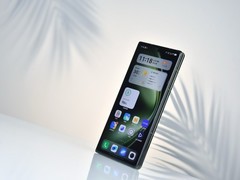 兼顾轻薄长续航 三款强续航折叠手机盘点