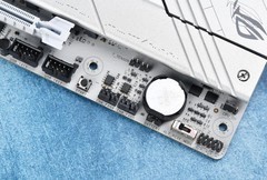 DIY从入门到放弃：1分钟学会电脑跳线