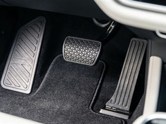 驾驶证过期不等于无证驾驶，法院判保险公司须在交强险限额内赔偿