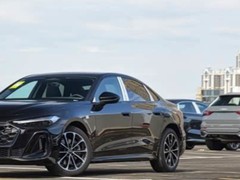 奥迪A5L燃擎星驰版上市：26.78万起，配三屏座舱与专属运动配置