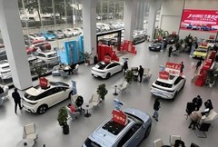 同步销量暴跌28% 2026开年车市下滑？