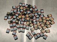 深圳海关查获女子走私105张Switch游戏卡