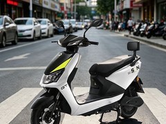 新日飞豹电摩1820元抢