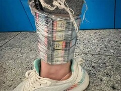 女子福田口岸违规携带105张游戏卡被查获