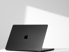 苹果新款MacBook Pro更新计划调整，发布时间延期至2026年底至2027年初