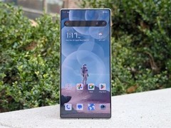 努比亚Z80 Ultra将发布：真无孔全面屏+骁龙8至尊版