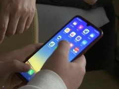 17岁少年打赏主播30万，最终仅返还8万元
