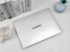 大学生笔记本怎么选？这4个硬指标帮你避坑90%