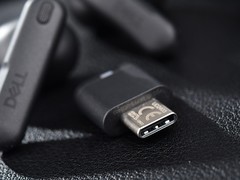 体验Dell Pro Plus EB525蓝牙耳机：AI降噪为网络通信打造清晰无干扰环境