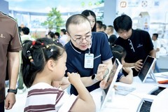 2026年科大讯飞AI学习机一周内连续亮相两大顶级展会