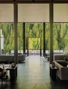 谁在抖音生活服务团购2000元一晚的高奢酒店？