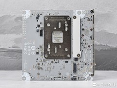 板型小 拓展性能夯 微星 MPG X870I EDGE TI EVO WIFI 刀锋 钛主板评测