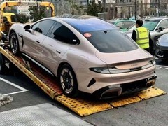 新一代小米SU7流金粉实车曝光，22.99万起售，4月上市