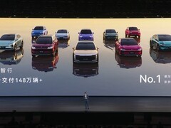 华为鸿蒙智行发布尊界V800/V680旗舰MPV，累计交付破148万辆