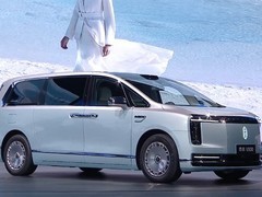尊界V800发布云水天青配色：东方美学赋能百万级MPV