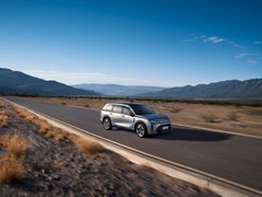 20万级大六座SUV 华境S划了一条驾驶表现新标准线