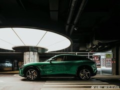 小米YU7正式发布，雷军微博造势对标特斯拉Model Y