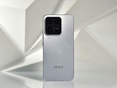 iQOO 15 Ultra全面评测 重新定义“性能Ultra”