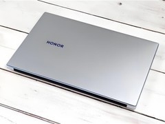 为什么说荣耀MagicBook 14 2026是2026年性价比轻薄本首选？