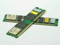 微软撤回32GB内存推荐，Surface全线改推8GB标配并优化系统内存占用