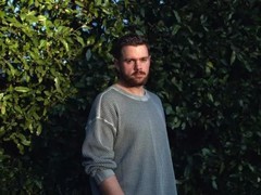 Moltbook：百万AI自主对话社区引发智能体社会性演进新思辨