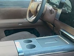 五菱华为首款旗舰车华境S内饰曝光，搭载乾崑ADS 4与鸿蒙座舱5.0