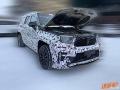 坦克700长轴距版路测曝光，或成品牌新旗舰SUV