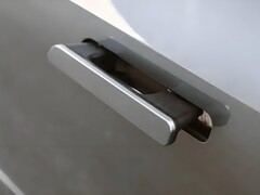 全隐藏式门把手或遭全面禁用，2027年7月新规实施