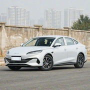 三款20万内插混中型轿车推荐，续航与品质兼备