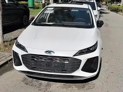 新款奇瑞艾瑞泽5实车曝光，外观内饰焕新升级