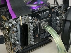 资深玩家成功研发RTX 2060裸芯直喷水冷，核心温度骤降42℃