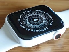 苹果拟2026年重启陶瓷表壳，Apple Watch Series 12将成首款回归机型