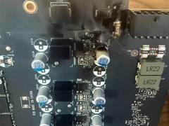 RTX 4080 Super显卡通电瞬燃致PCB烧穿，严重短路事故引质保争议