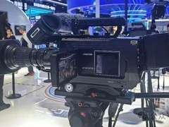 华光发布国内首台广播级8K/4K摄录一体机