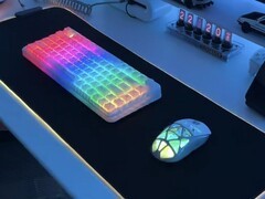 新年换新装备推荐：高颜值RGB神光同步电竞鼠标联想极光GM11 Pro