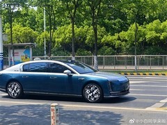 尊界S800高定轿车入工信部目录，双动力版本亮相，预售价约200万元