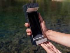 全球最重手机壳众筹：2.7公斤不锈钢设计防沉迷