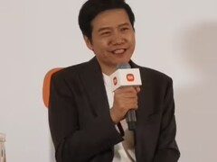 雷军谈小米高端化转型与网络黑公关挑战