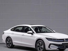 大众迈腾PHEV入免税目录，纯电续航127km，综合油耗4.73L/100km