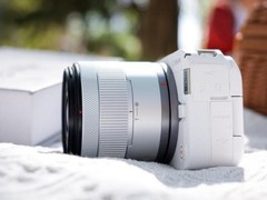 2025全场景相机推荐：佳能R50V漫展、旅拍、美食、车展全覆盖