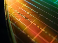 存储芯片价格飙涨 市场缺货将持续至2026年