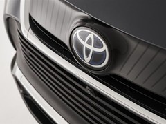 丰田2025年销量966.2万辆居全球第一，全年净利36950亿日元