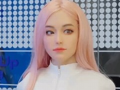 上海企业推Moya人形陪伴机器人，融科幻与现实，专为康养情感陪伴设计