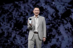 万元手机新物种1分钟售罄，荣耀Robot Phone赢在用户创新