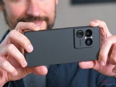 索尼Xperia 1 VIII凭保留MicroSD与3.5mm接口成高端差异化爆款