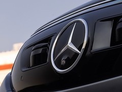 奔驰2025年利润创疫后新低，多重压力致营收下滑、在华销量大跌19%