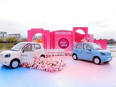 鸿日泡泡糖纯电小车上市，120km续航售2.18万起