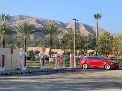 我国充电设施达1864.5万个 2027年将超2800万